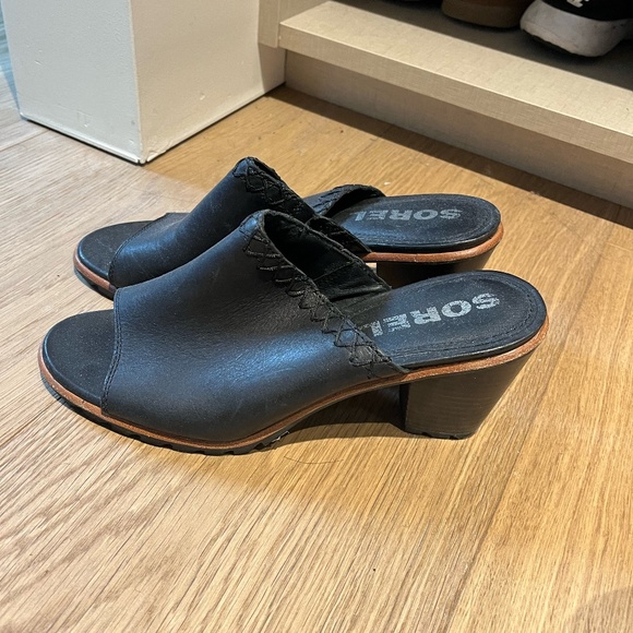 Sorel Black Sandals - Picture 1 of 4